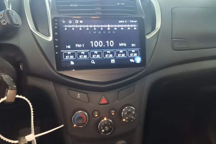 Used Chevrolet Trax 2014 1.4T Automatic Two-Wheel Drive Comfort Version Audio And AC Panel