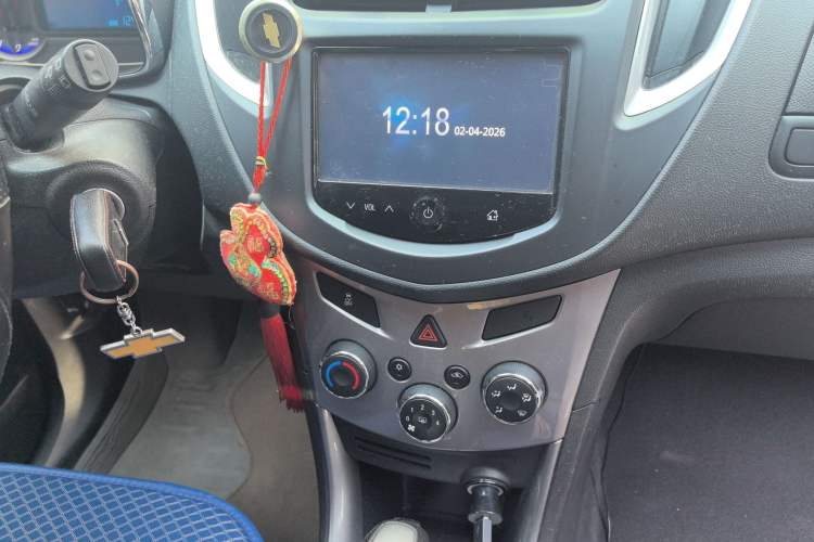 Used Chevrolet Trax 2014 1.4T Automatic Two-Wheel Drive Luxury Model Audio And AC Panel