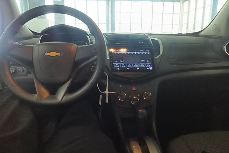 Used Chevrolet Trax 2014 1.4T Automatic Two-Wheel Drive Comfort Version Center Console