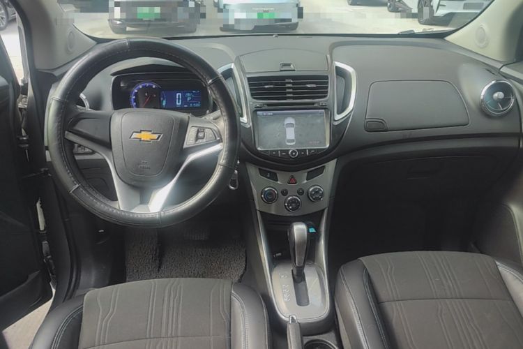 Used Chevrolet Trax 2014 1.4T Automatic Two-Wheel Drive Luxury Model Center Console