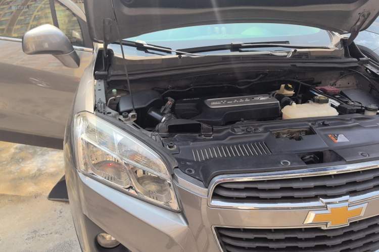 Used Chevrolet Trax 2014 1.4T Automatic Two-Wheel Drive Luxury Model Engine Bay Right