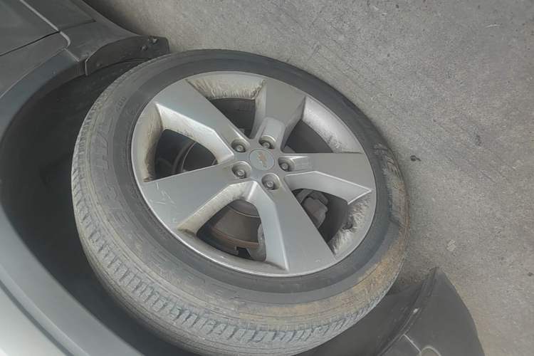 Used Chevrolet Trax 2014 1.4T Automatic Two-Wheel Drive Luxury Model Left Front Wheel Hub