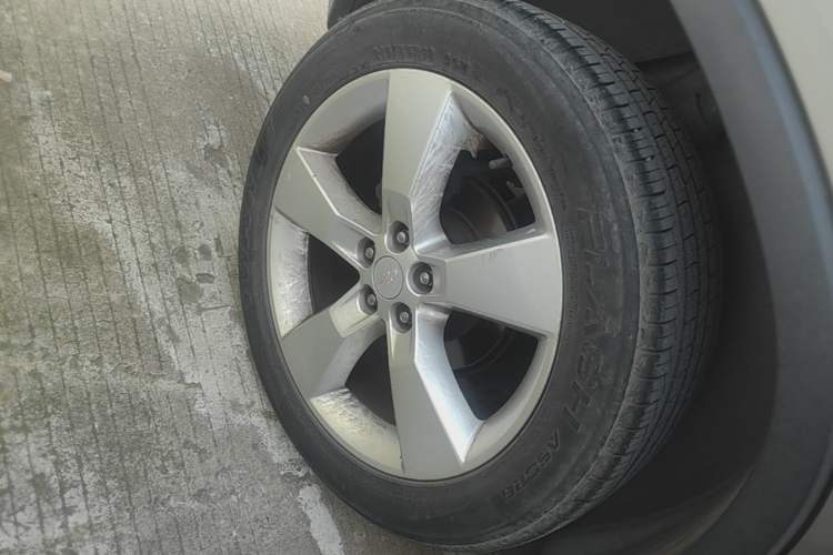 Used Chevrolet Trax 2014 1.4T Automatic Two-Wheel Drive Luxury Model Right Rear Wheel Hub