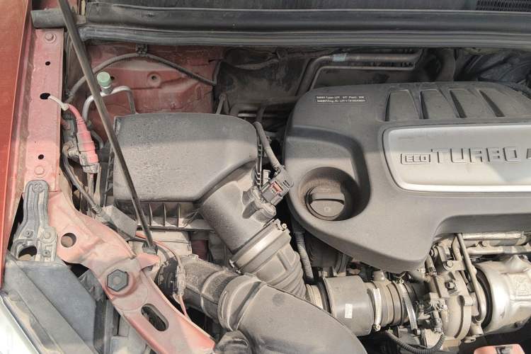 Used Chevrolet Trax 2014 1.4T Automatic Two-Wheel Drive Luxury Model Engine Bay Right