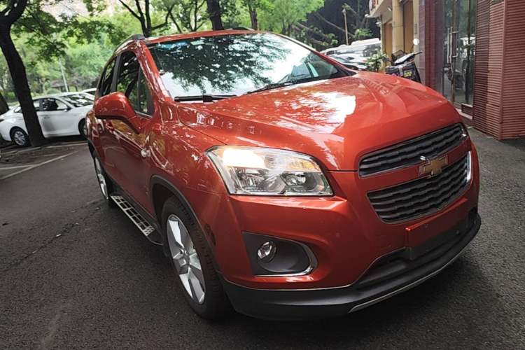 Used Chevrolet Trax 2014 1.4T Automatic Two-Wheel Drive Luxury Model Front Right 45 Deg