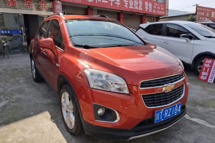 Used Chevrolet Trax 2014 1.4T Automatic Two-Wheel Drive Luxury Model Front Right 45 Deg