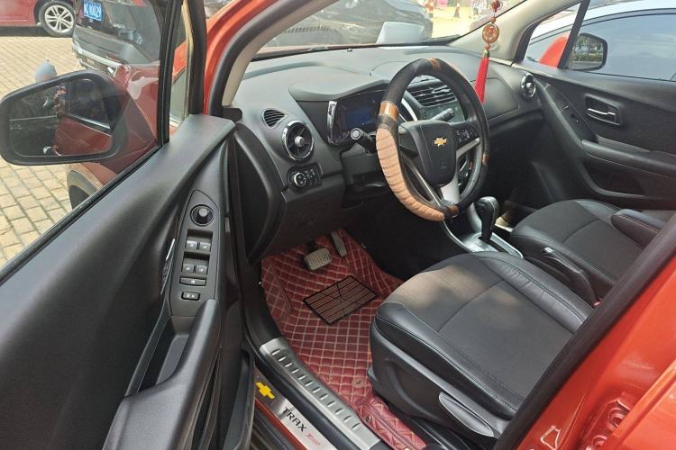 Used Chevrolet Trax 2014 1.4T Automatic Two-Wheel Drive Luxury Model Interior 2