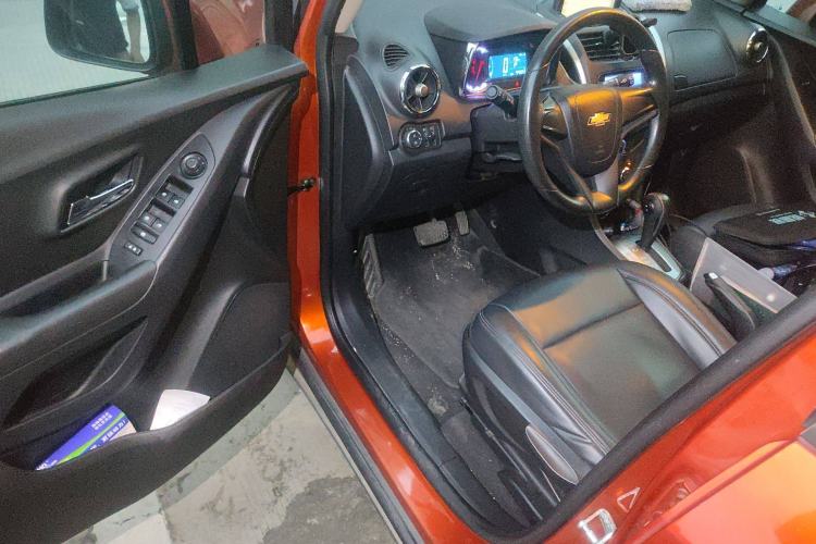 Used Chevrolet Trax 2014 1.4T Automatic Two-Wheel Drive Comfort Version Interior 3