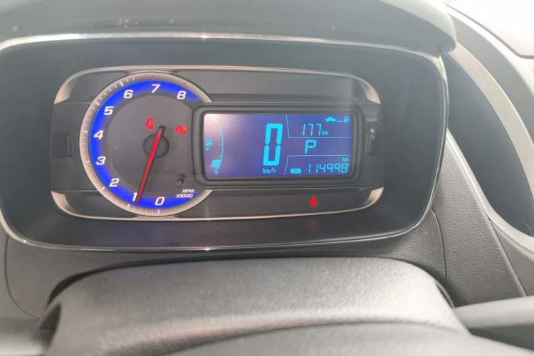 Used Chevrolet Trax 2014 1.4T Automatic Two-Wheel Drive Luxury Model Odometer Close Up
