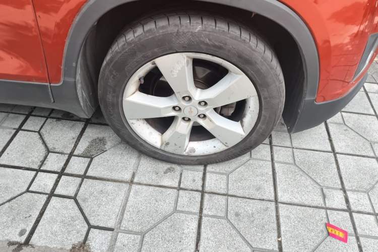 Used Chevrolet Trax 2014 1.4T Automatic Two-Wheel Drive Luxury Model Right Front Wheel Hub