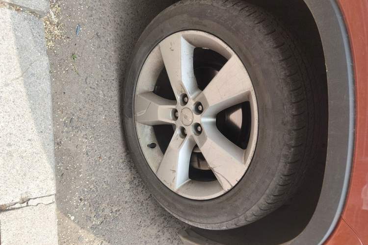 Used Chevrolet Trax 2014 1.4T Automatic Two-Wheel Drive Luxury Model Right Front Wheel Hub