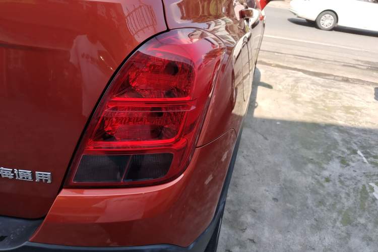 Used Chevrolet Trax 2014 1.4T Automatic Two-Wheel Drive Luxury Model Right Rear Taillight