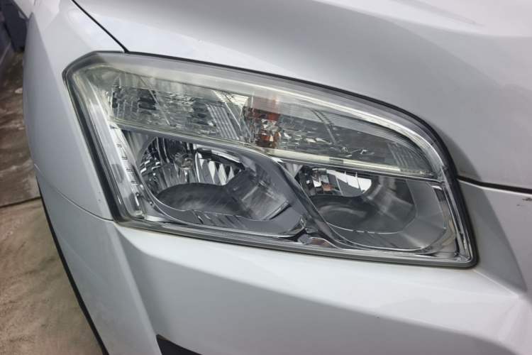 Used Chevrolet Trax 2014 1.4T Automatic Two-Wheel Drive Luxury Model Right Front Headlight
