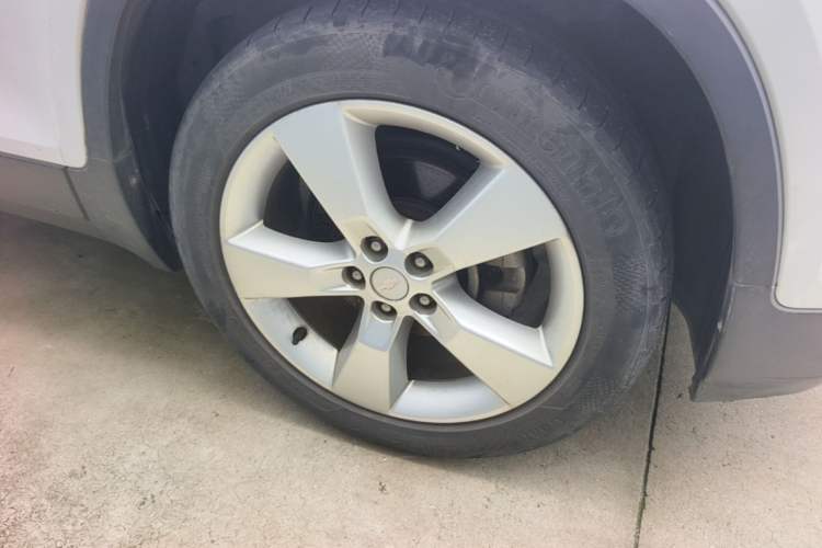 Used Chevrolet Trax 2014 1.4T Automatic Two-Wheel Drive Luxury Model Right Front Wheel Hub