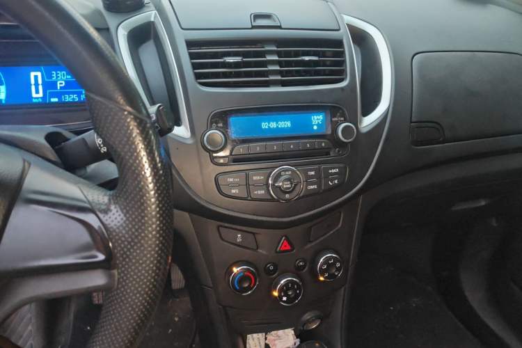 Used Chevrolet Trax 2014 1.4T Automatic Two-Wheel Drive Comfort Version Audio And AC Panel