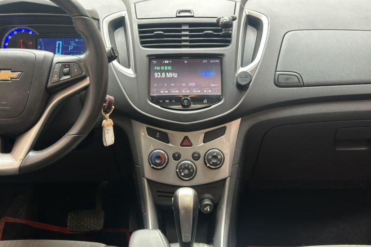Used Chevrolet Trax 2014 1.4T Automatic Two-Wheel Drive Luxury Model Audio And AC Panel