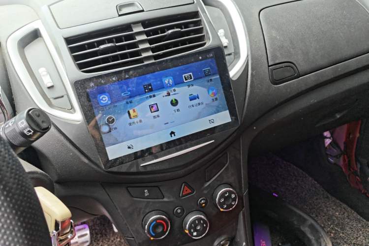 Used Chevrolet Trax 2014 1.4T Automatic Two-Wheel Drive Comfort Version Audio And AC Panel