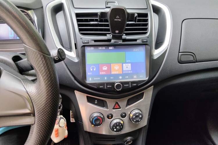 Used Chevrolet Trax 2014 1.4T Automatic Two-Wheel Drive Comfort Version Audio And AC Panel