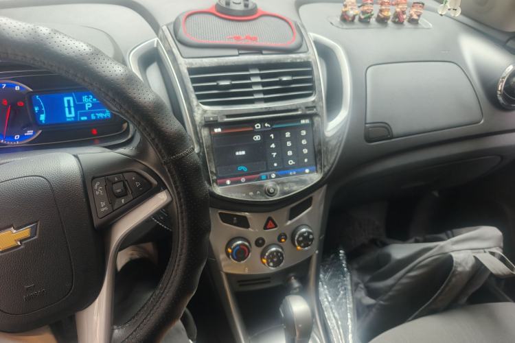 Used Chevrolet Trax 2014 1.4T Automatic Two-Wheel Drive Luxury Model Audio And AC Panel