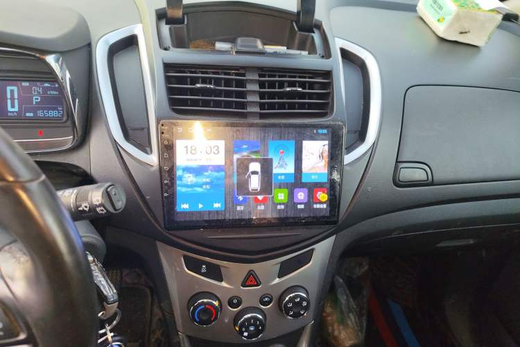 Used Chevrolet Trax 2014 1.4T Automatic Two-Wheel Drive Luxury Model Audio And AC Panel
