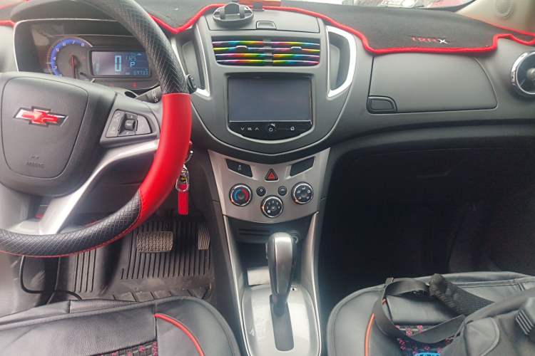 Used Chevrolet Trax 2014 1.4T Automatic Two-Wheel Drive Luxury Model Audio And AC Panel