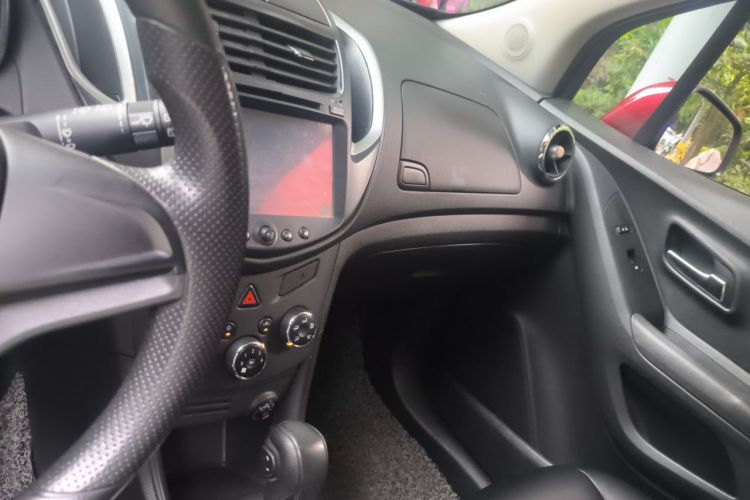Used Chevrolet Trax 2014 1.4T Automatic Two-Wheel Drive Comfort Version Audio And AC Panel