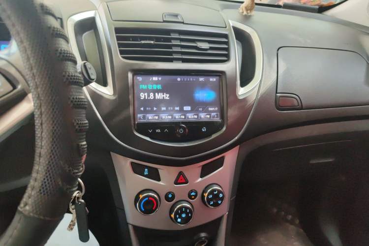 Used Chevrolet Trax 2014 1.4T Automatic Two-Wheel Drive Luxury Model Audio And AC Panel