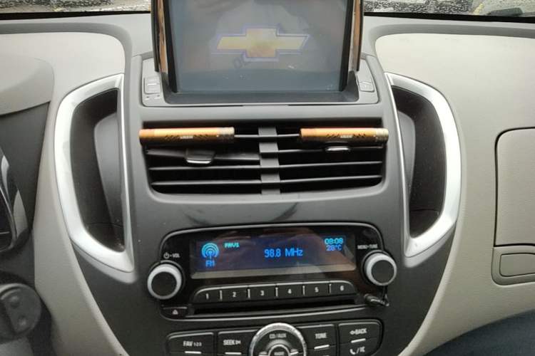Used Chevrolet Trax 2014 1.4T Automatic Two-Wheel Drive Comfort Version Audio And AC Panel