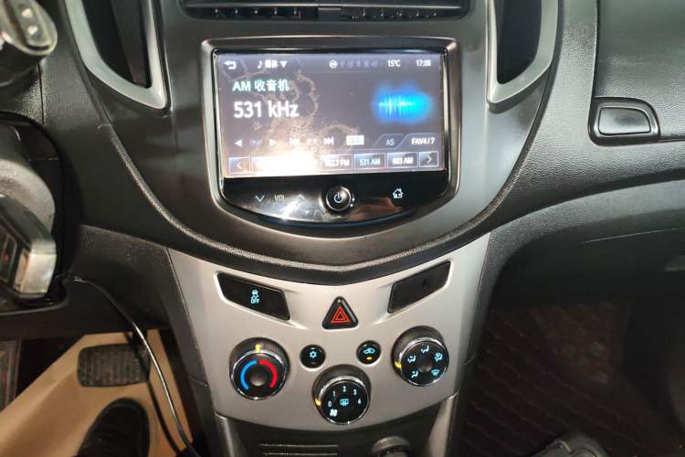 Used Chevrolet Trax 2014 1.4T Automatic Two-Wheel Drive Luxury Model Audio And AC Panel