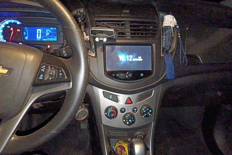 Used Chevrolet Trax 2014 1.4T Automatic Two-Wheel Drive Luxury Model Audio And AC Panel