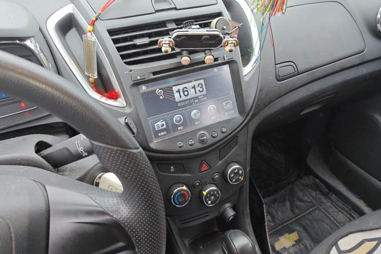 Used Chevrolet Trax 2014 1.4T Automatic Two-Wheel Drive Comfort Version Audio And AC Panel