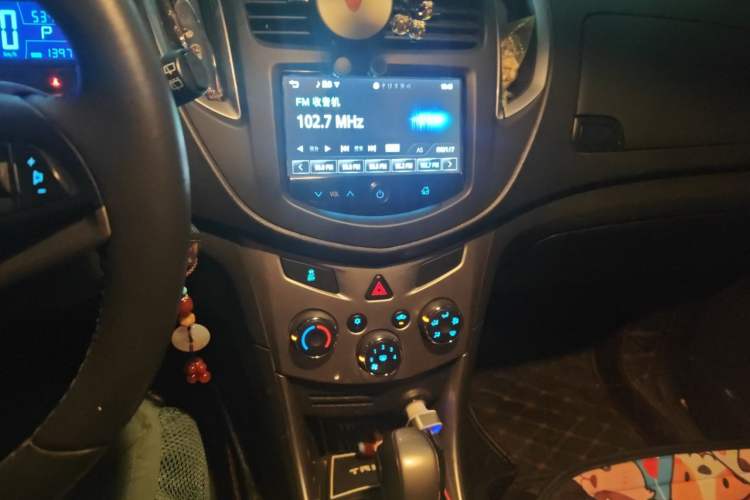 Used Chevrolet Trax 2014 1.4T Automatic Two-Wheel Drive Luxury Model Audio And AC Panel