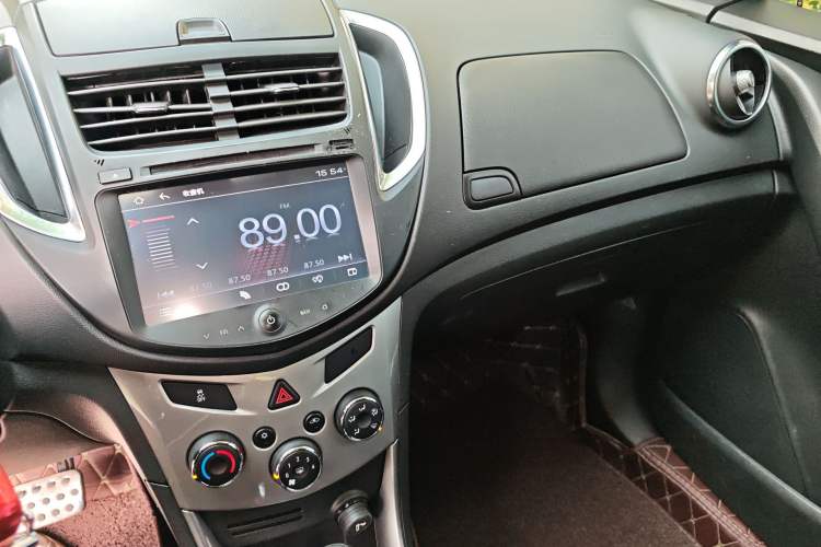 Used Chevrolet Trax 2014 1.4T Transformers Limited Edition Audio And AC Panel