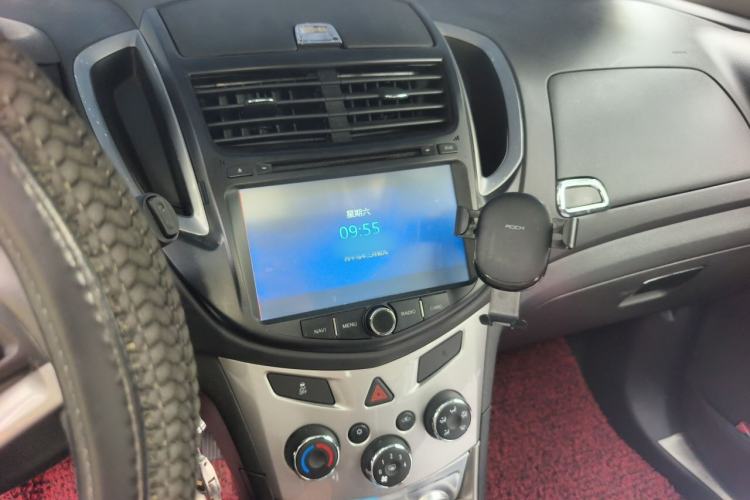 Used Chevrolet Trax 2014 1.4T Automatic Two-Wheel Drive Luxury Model Audio And AC Panel