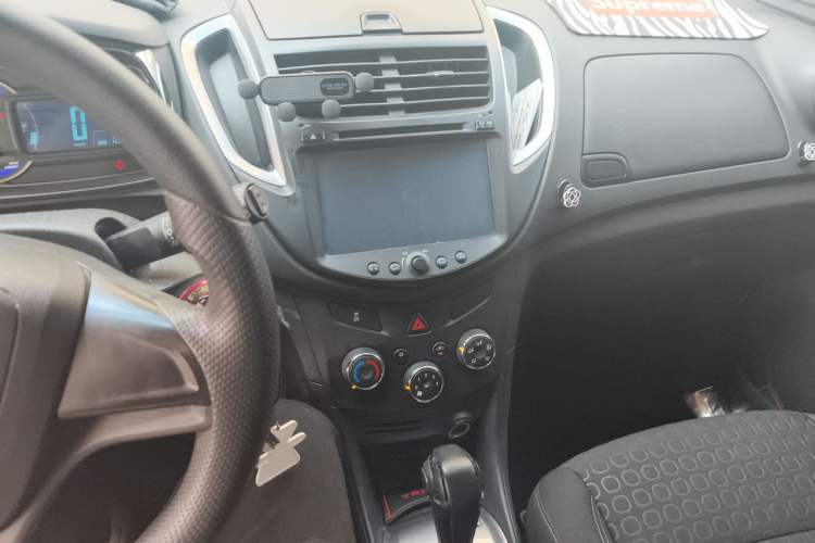 Used Chevrolet Trax 2014 1.4T Automatic Two-Wheel Drive Comfort Version Audio And AC Panel