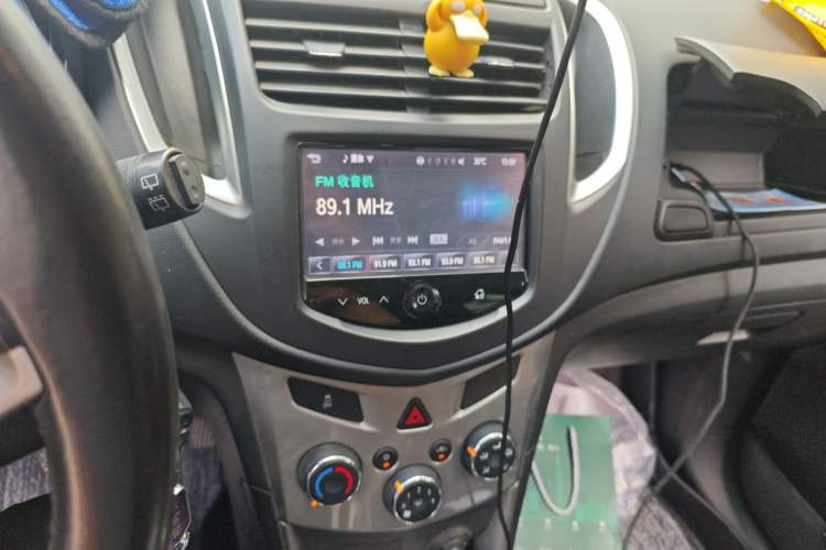 Used Chevrolet Trax 2014 1.4T Automatic Two-Wheel Drive Luxury Model Audio And AC Panel