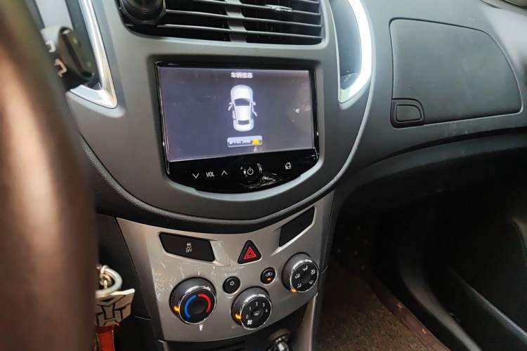 Used Chevrolet Trax 2014 1.4T Automatic All-Wheel Drive Flagship Version Audio And AC Panel