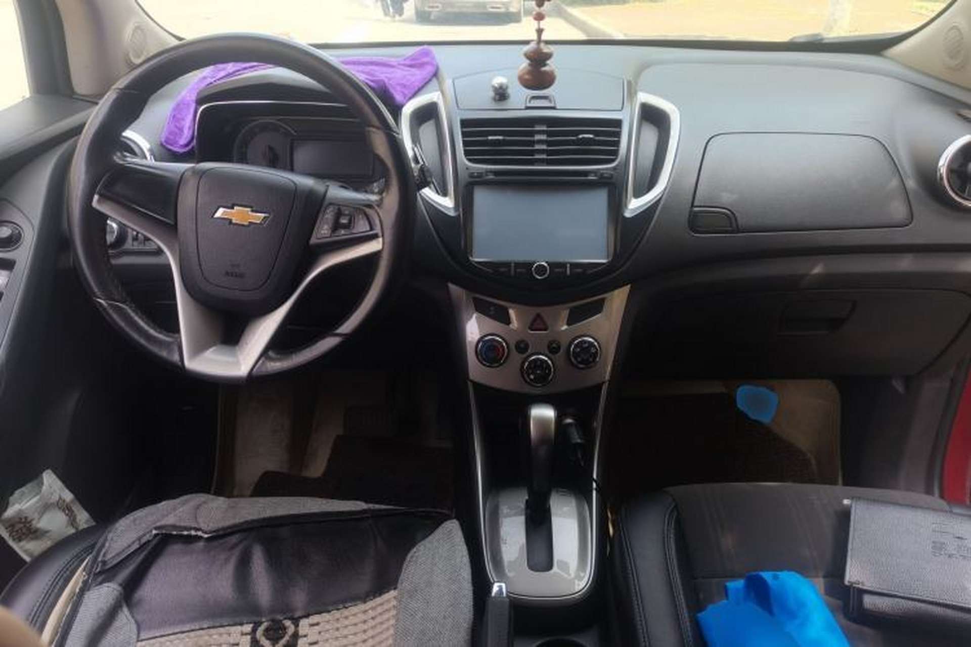 Used Chevrolet Trax 2014 1.4T Automatic Two-Wheel Drive Luxury Model Center Console