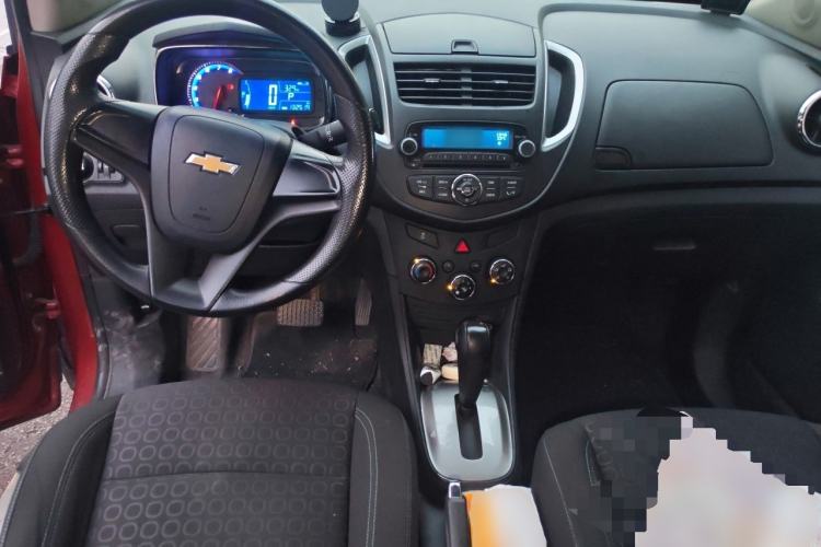 Used Chevrolet Trax 2014 1.4T Automatic Two-Wheel Drive Comfort Version Center Console