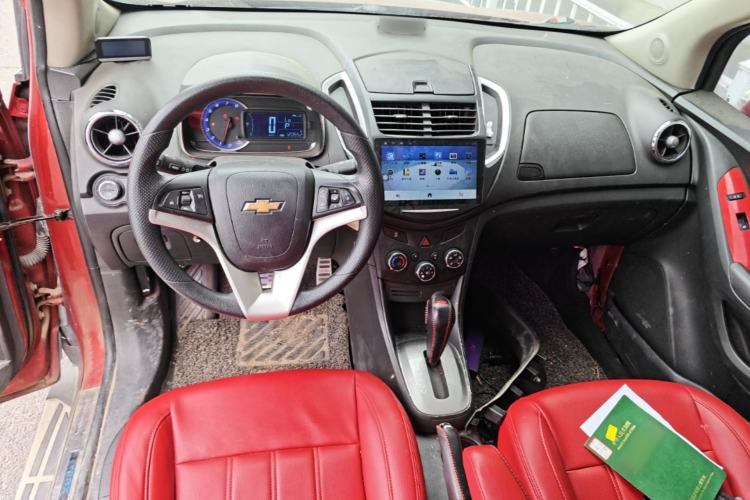 Used Chevrolet Trax 2014 1.4T Automatic Two-Wheel Drive Comfort Version Center Console