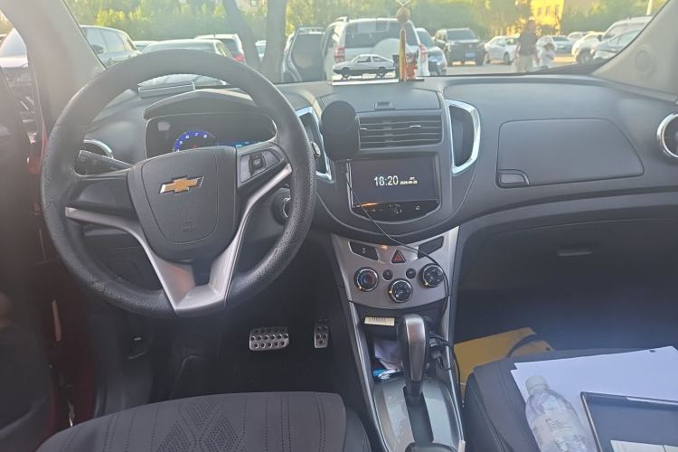 Used Chevrolet Trax 2014 1.4T Transformers Limited Edition Center Console