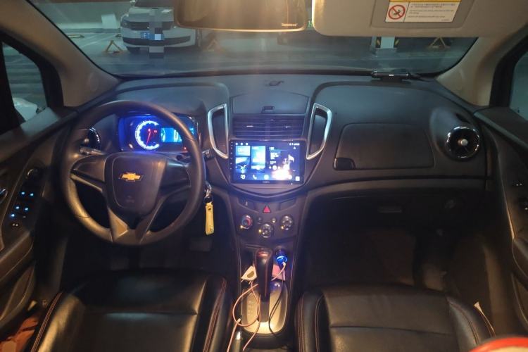 Used Chevrolet Trax 2014 1.4T Automatic Two-Wheel Drive Comfort Version Center Console