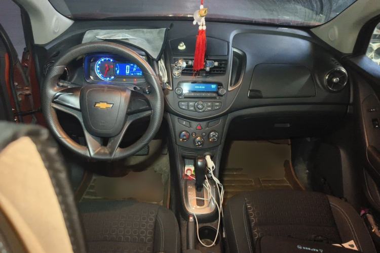 Used Chevrolet Trax 2014 1.4T Automatic Two-Wheel Drive Comfort Version Center Console
