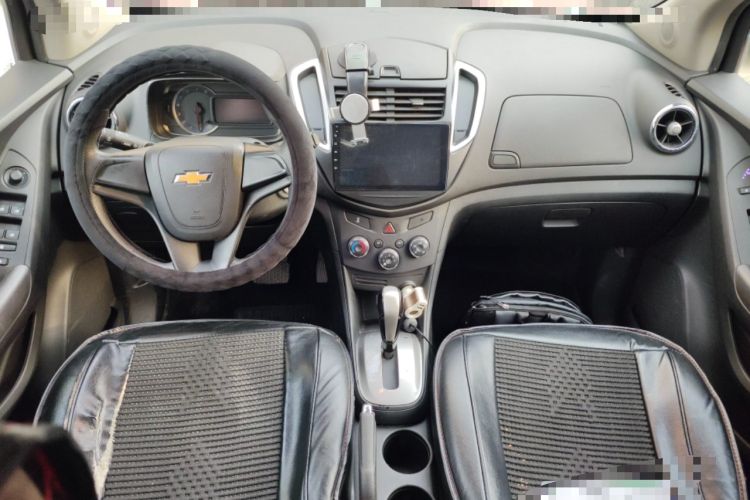 Used Chevrolet Trax 2014 1.4T Automatic Two-Wheel Drive Comfort Version Center Console