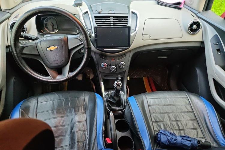 Used Chevrolet Trax 2014 1.4T Manual Two-Wheel Drive Comfort Model Center Console
