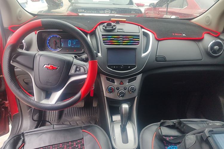 Used Chevrolet Trax 2014 1.4T Automatic Two-Wheel Drive Luxury Model Center Console