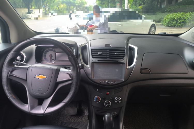 Used Chevrolet Trax 2014 1.4T Automatic Two-Wheel Drive Comfort Version Center Console