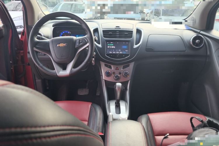 Used Chevrolet Trax 2014 1.4T Automatic Two-Wheel Drive Luxury Model Center Console