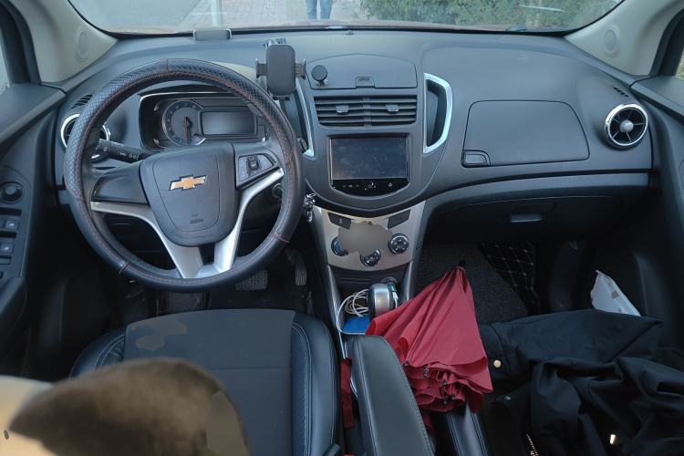 Used Chevrolet Trax 2014 1.4T Automatic Two-Wheel Drive Luxury Model Center Console