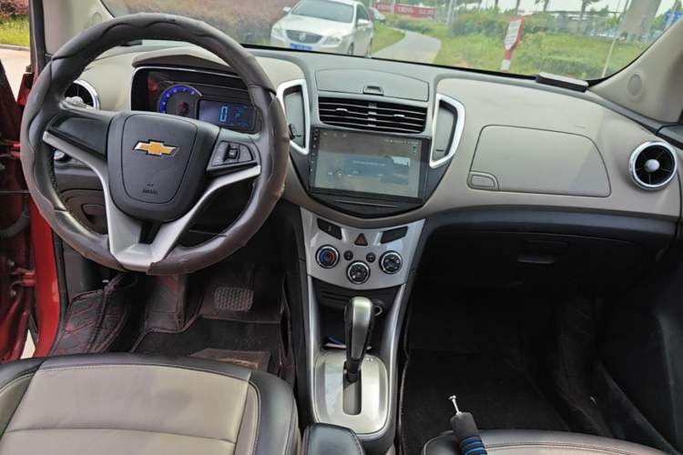 Used Chevrolet Trax 2014 1.4T Automatic All-Wheel Drive Flagship Version Center Console